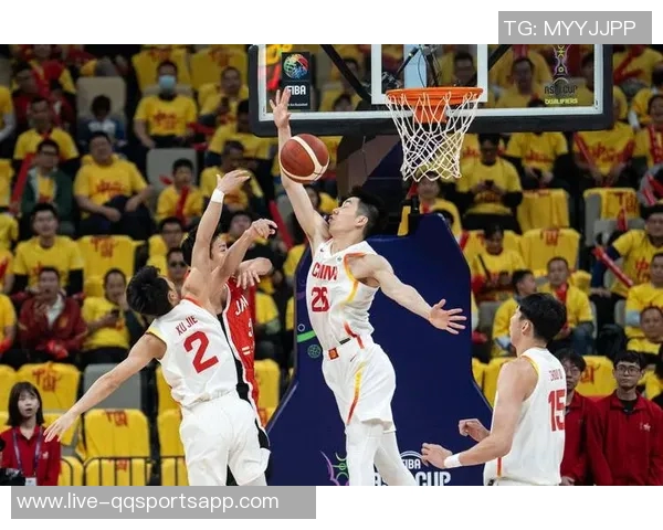 中国男篮外线表现不佳依赖内线进攻未能有效限制李贤重表现